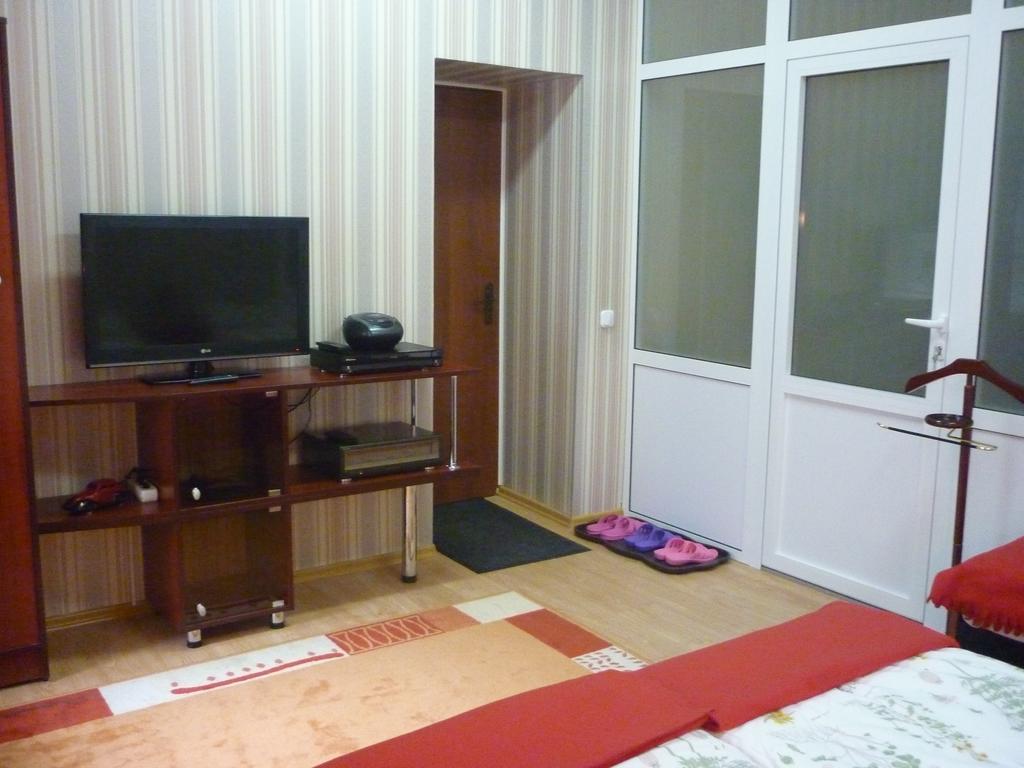 Hostel 3 Stars Na Oktyabryskoy Vitebsk Bagian luar foto